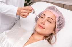 Desde $22.50: Faciales