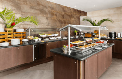 Paga $13: Desayuno Buffet Típico