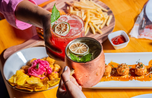 Paga $15: Mariscos, Hamburguesas y Pastas