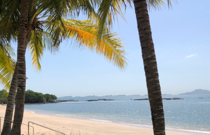 Desde $35: Pasadía con Piscina y Playa