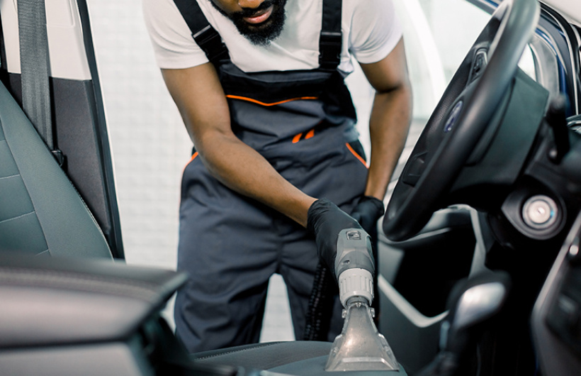 Wash Me PTY - Desde $35: Limpieza Interior de Autos | OfertaSimple Panamá
