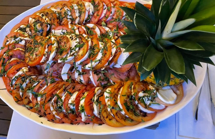 Desde $12: Cena Buffet y Open Bar para Navidad