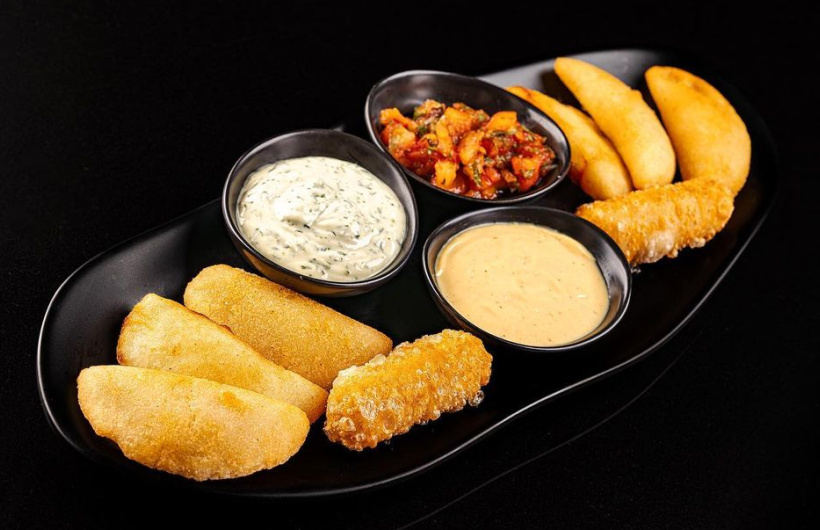 Paga $10: Comida y Bebidas
