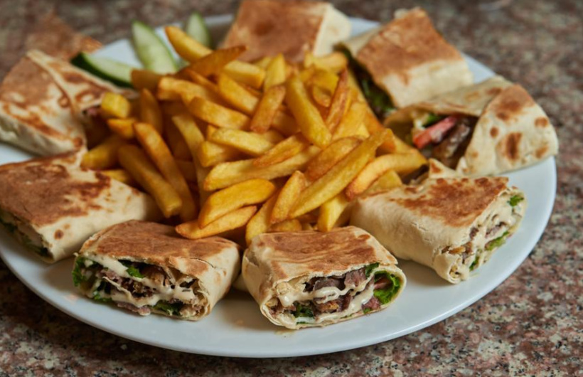 Paga $14: Shawarmas con Papas y Sangría