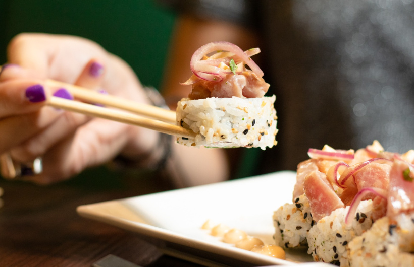 Paga $17.99: Rollos de Sushi