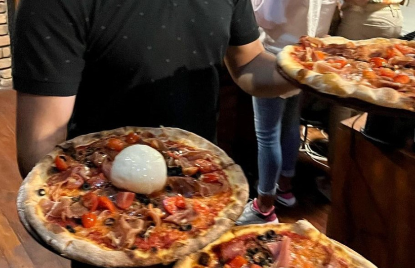 Paga $20: Pizzas, Bebidas y Más