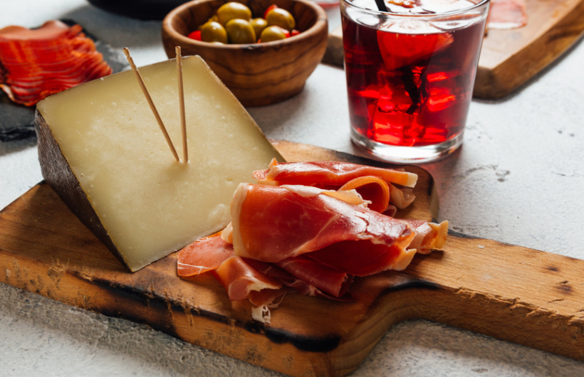 Desde $26: Buffet de Tapas y Estadía