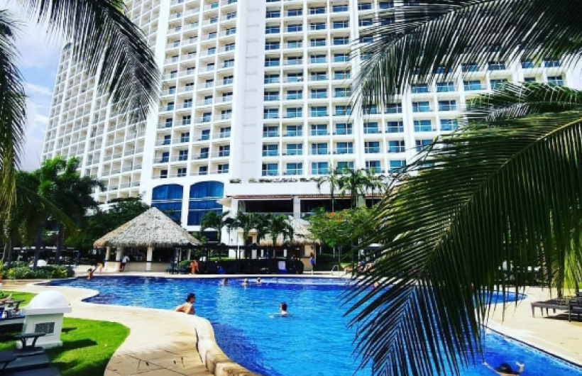 Desde $29: Pasadía con Piscina y Playa
