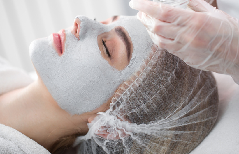Desde $28.50: Glowing Facial con Peeling Ultrasónico