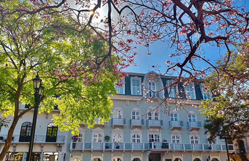 Desde $155: Hospedaje en Hotel Histórico