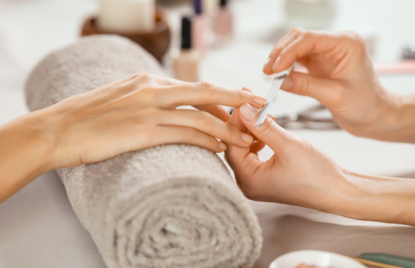 Paga $15: Manicura con Rubber Gel
