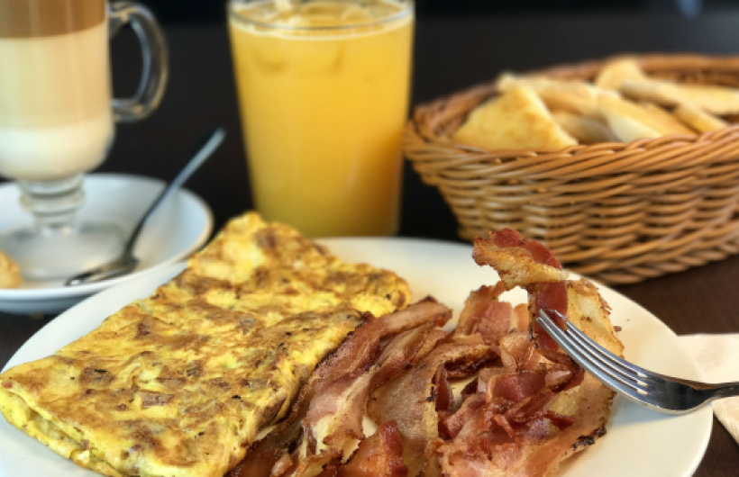 Desde $4.30: Churros y Desayuno Todo el Día