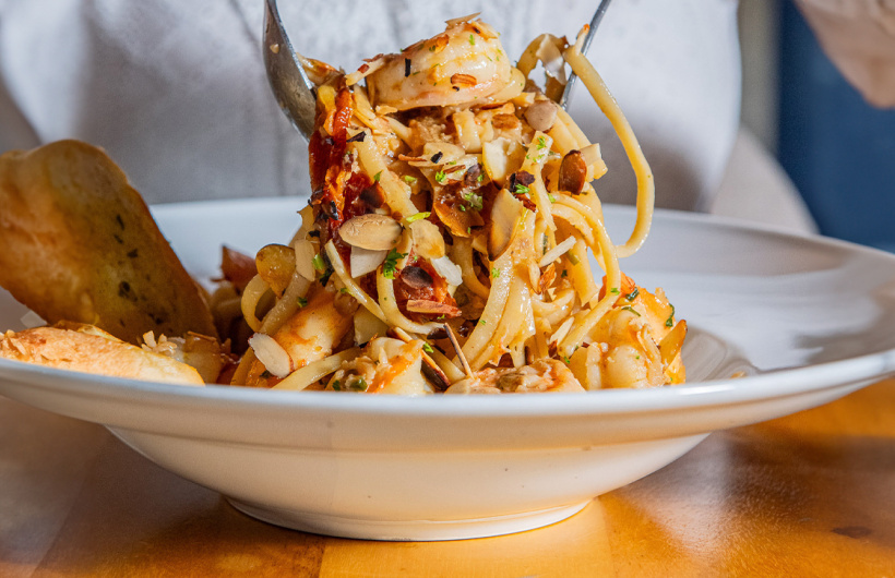 Paga $15: Mariscos, Pastas y Más
