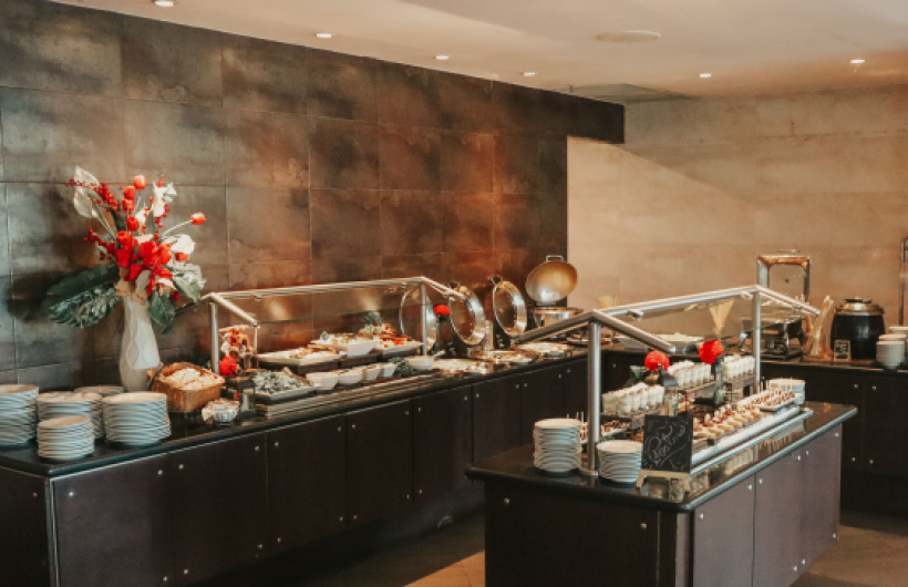 Paga $20: Almuerzo Buffet