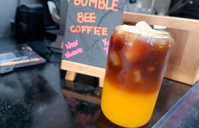 Paga $10: Café de Especialidad y Snacks Saludables