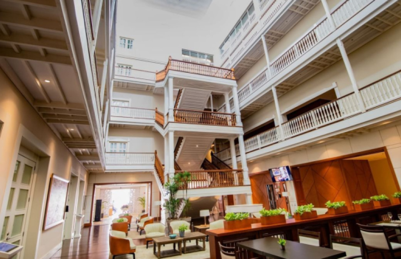 Desde $155: Hospedaje en Hotel Histórico
