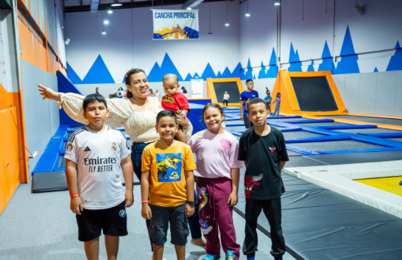 Paga $24.99: Parque de Trampolín