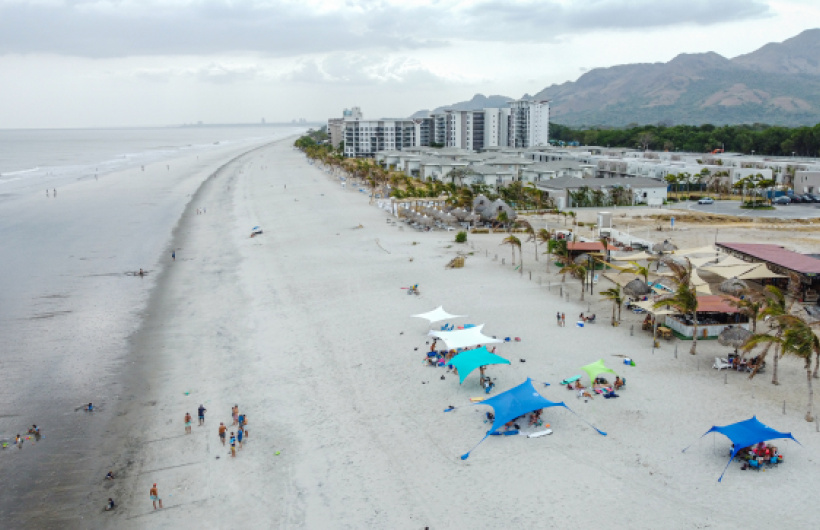 Paga $30: Pasadía en Playa Caracol