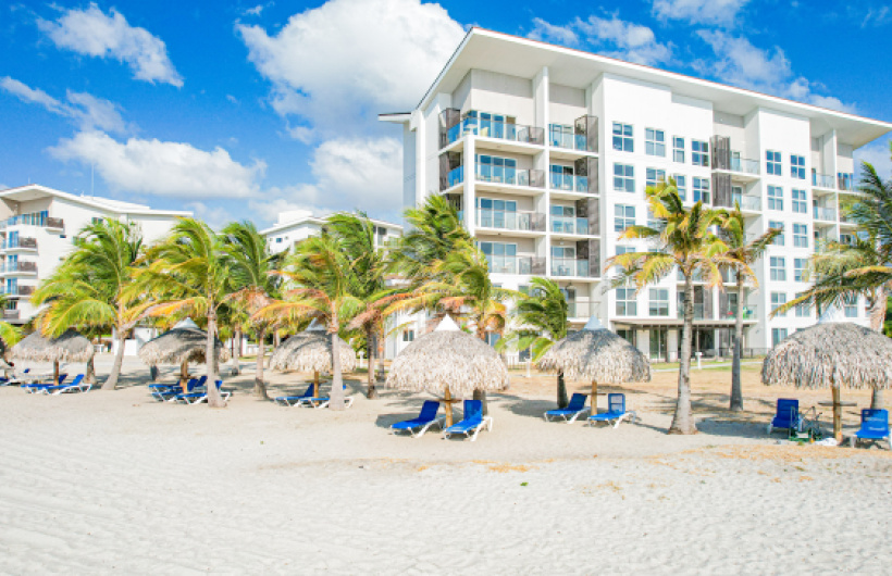 Desde $115: Apartamentos en Playa Caracol