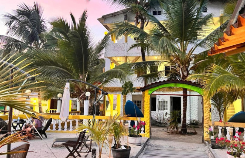 Desde $55: Estadía en Isla Grande, Colón