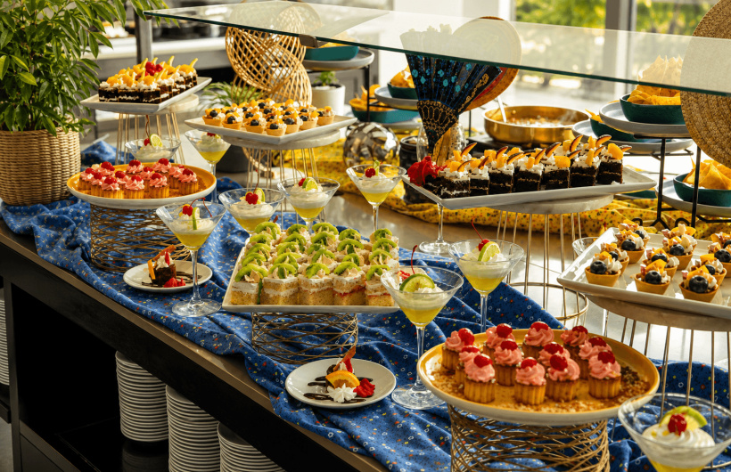 Paga $19: Almuerzo Buffet Internacional