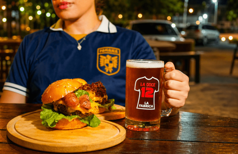 Paga $36.50: Burgers a elegir de cualquiera del menú