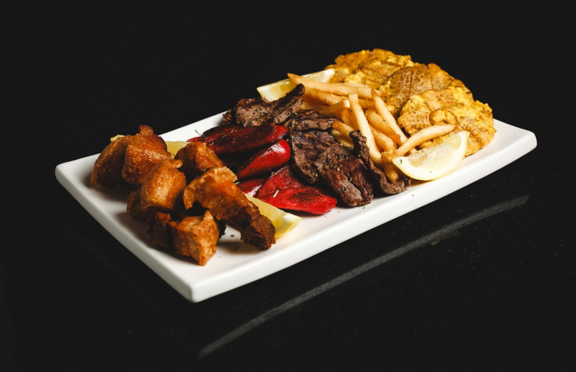 Paga $25: Hamburguesa o Picada