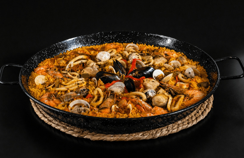 Desde $19.80: Paella de carne o mariscos
