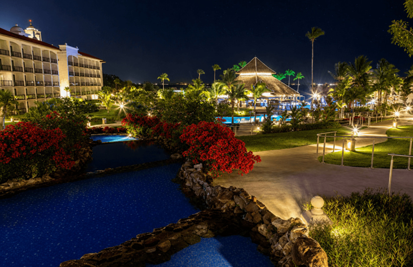 Desde $54: Pasadía en Hotel de Playa