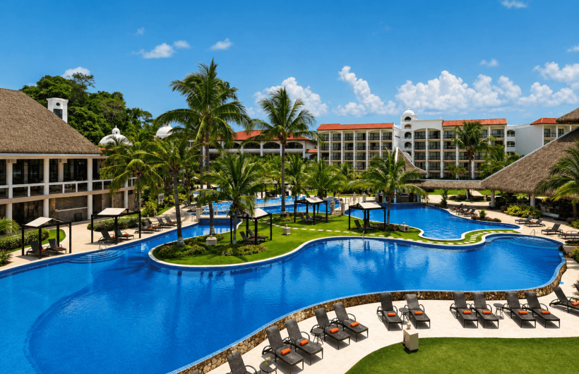 Desde $54: Pasadía en Hotel de Playa