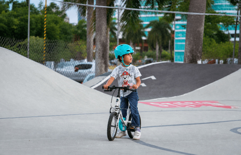 Desde $22.50: Clases Guiadas de Bicicleta, Patineta o Scooter