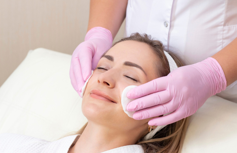 Desde $49: Tratamientos Faciales y Spa