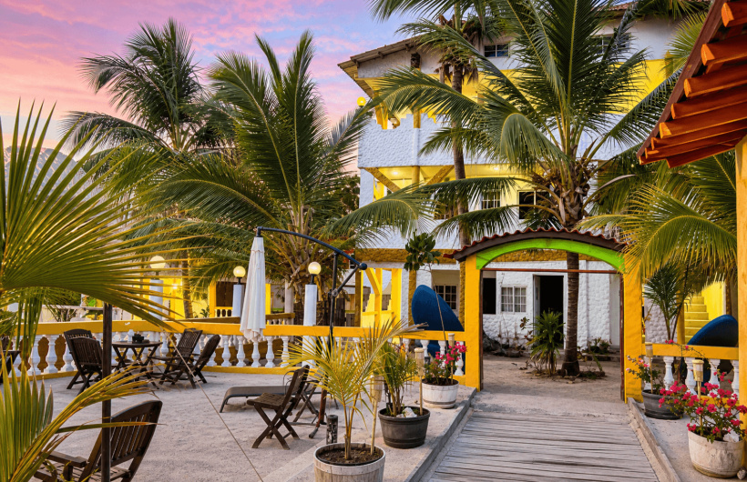 Desde $55: Estadía en Isla Grande, Colón