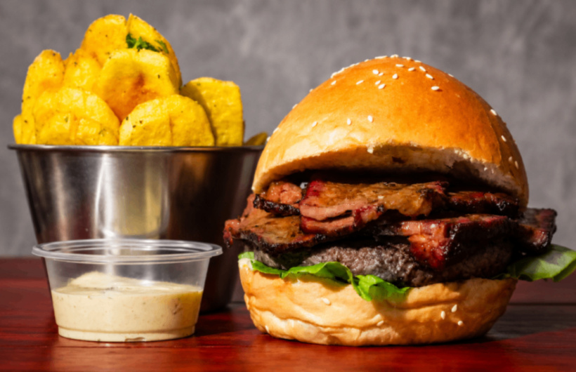 Desde $24.50: Burgers a elegir de cualquiera del menú