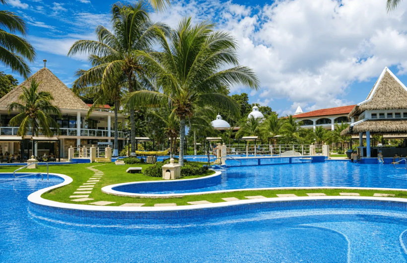 Desde $213: Estadía en Playa Bonita