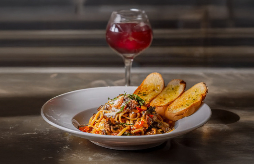 Paga $15: Mariscos, Pastas y Más