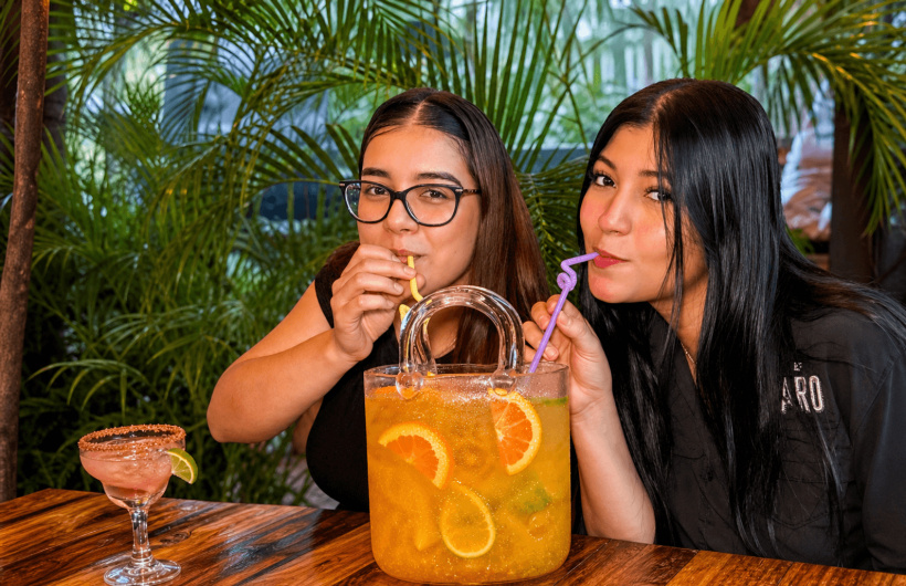 Paga $20: Hamburguesas, Pintas, Cócteles y Más