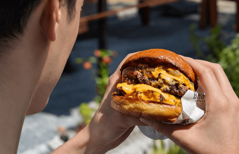 Paga $20: Hamburguesas, Pintas, Cócteles y Más