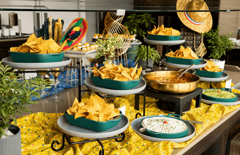 Paga $19: Almuerzo Buffet Internacional