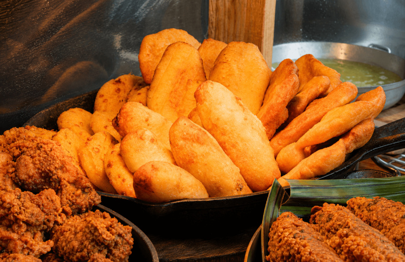 Paga $23.97:  Brunch Buffet Temático