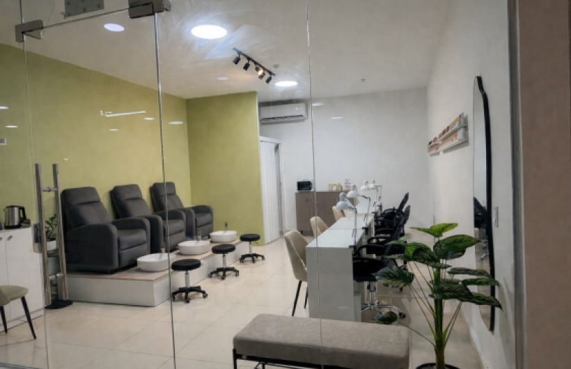 Desde $15: Pedicure y Extensiones