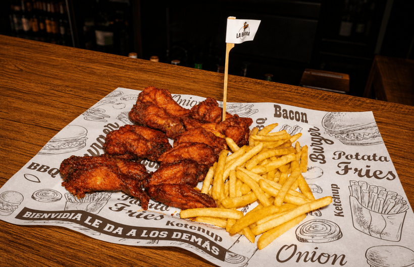 Paga $10: Burgers, Alitas y Cervezas