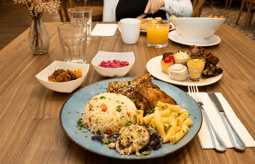 Paga $18: Brunch Internacional