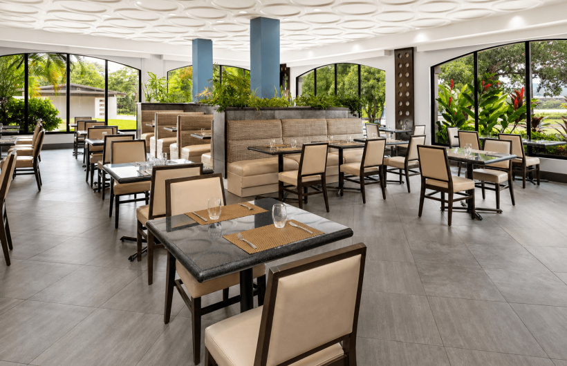 Paga $13: Desayuno Buffet Típico