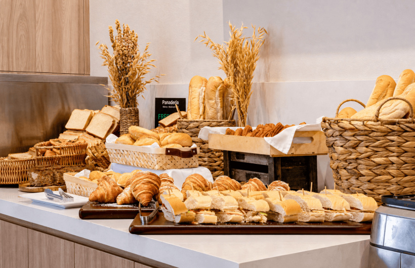 Paga $75: Estadía con Desayuno