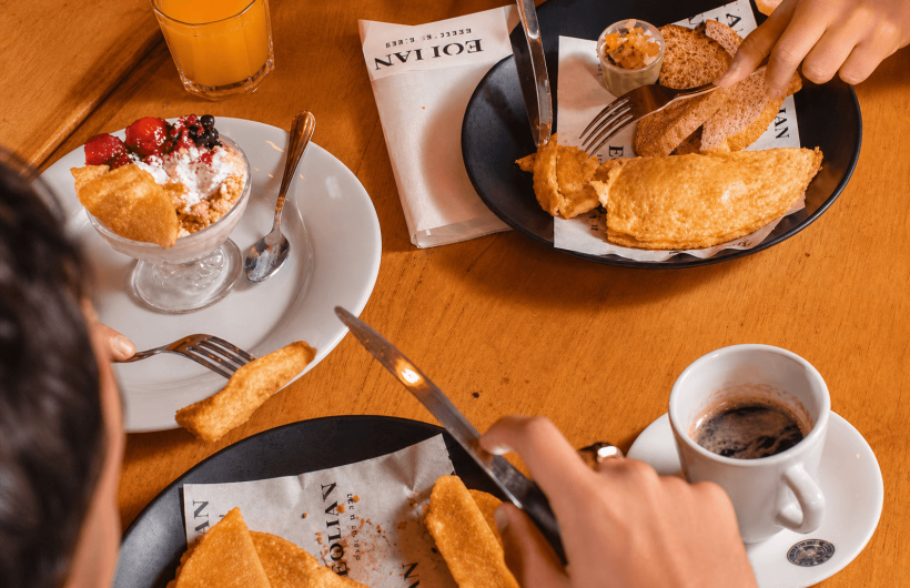 Paga $27: Brunch Dominical