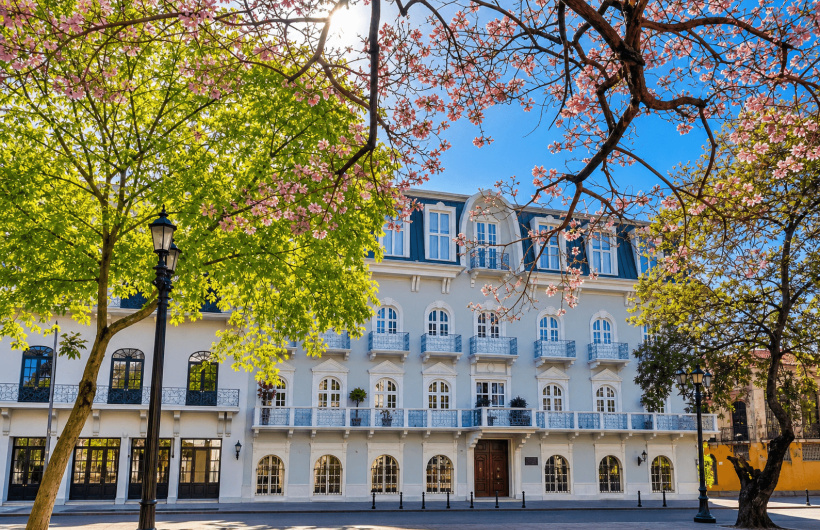Desde $155: Hospedaje en Hotel Histórico