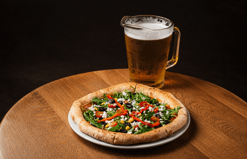 Paga $20: Pizza y Cerveza