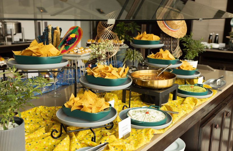 Paga $19: Almuerzo Buffet Internacional