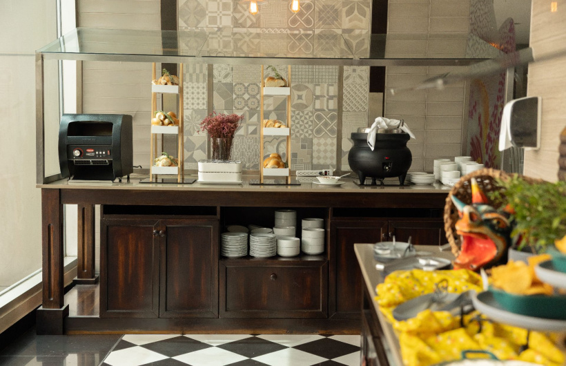Paga $19: Almuerzo Buffet Internacional